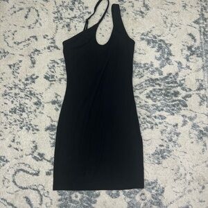 Adika Chic Black One-Shoulder Dress